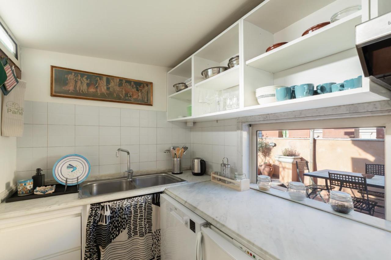 Apartment Bright And Comfy Terraced In Trastevere Rom