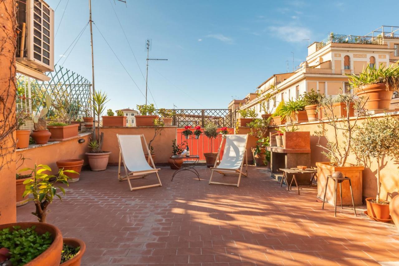 Bright And Comfy Terraced In Trastevere * Rom