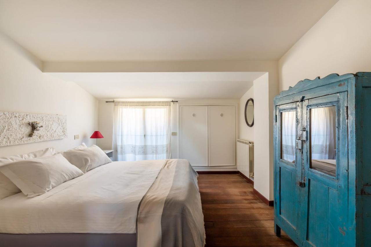 Bright And Comfy Terraced In Trastevere * Rom